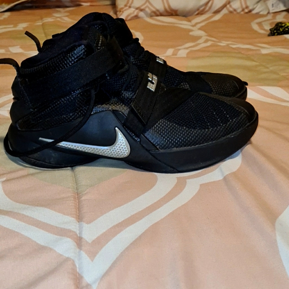 Nike LeBron Soldier IX Shoe